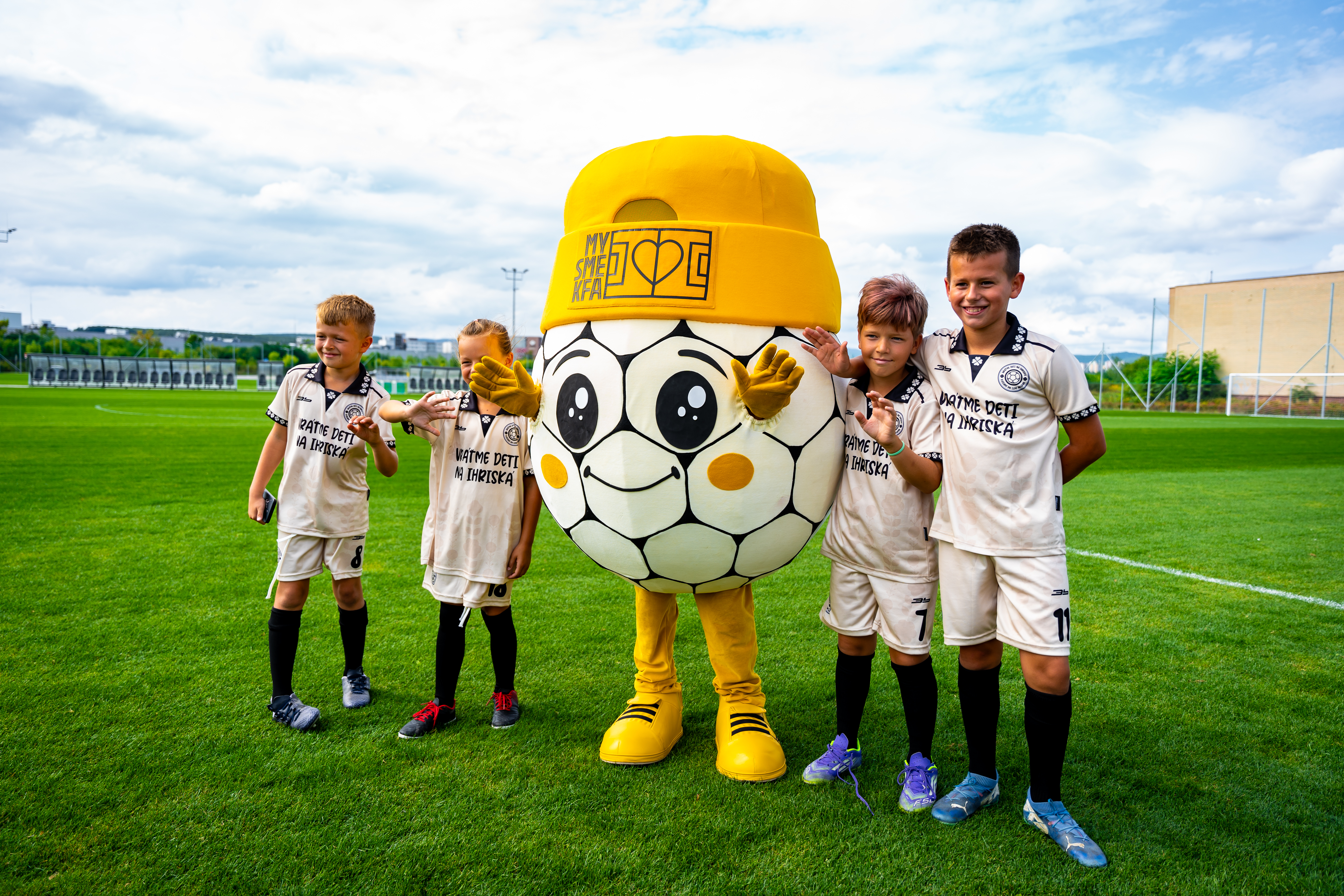 Otvorenie ihrisk v KFA  